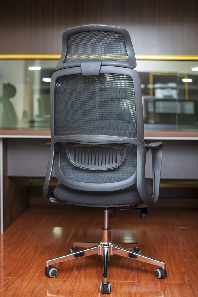 LJ-2005A High back office chair Black mesh and lumbar support.