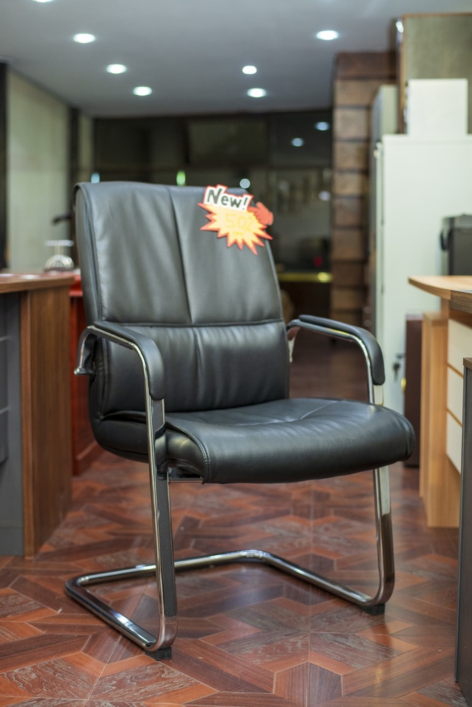 Leather Office Chair with Nylon Aluminium Cantilever Base